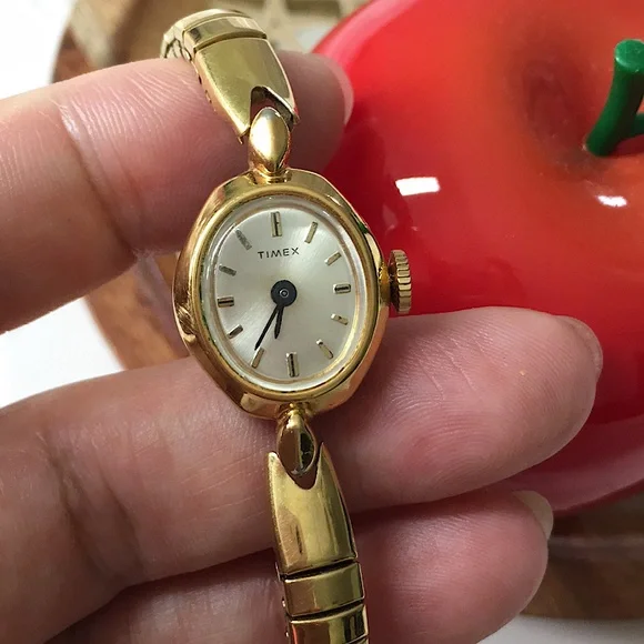 ?TIMEX WIND-UP Vtg woman’s watch Women main image 2